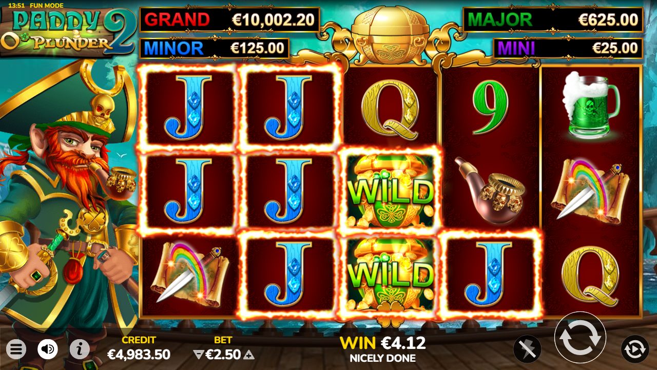 Deux coffres « WILD » se posent au centre, cerclés de flammes, pour un gain de €4,12 — « Nicely done », lâche la baraque.